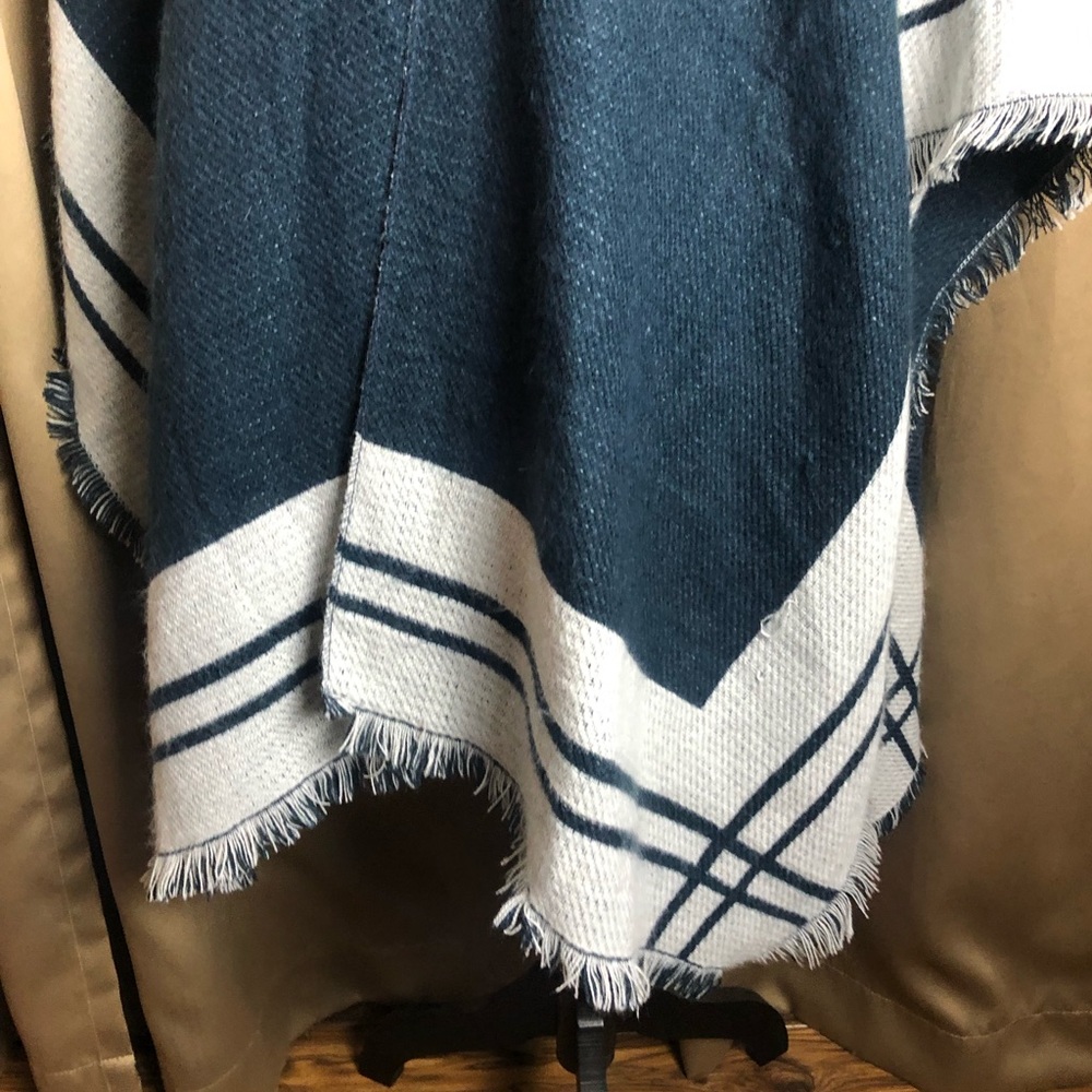 Woolrich Poncho Wrap Shrug Open Front Sweater - One Size - Picture 2 of 11